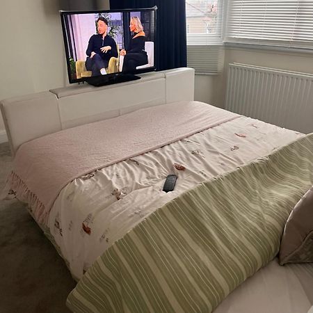 Home From Home Cosy B&B Лондон Екстериор снимка