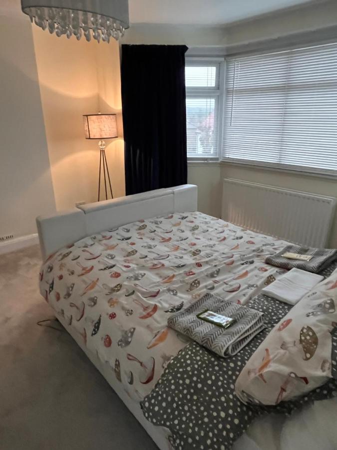 Home From Home Cosy B&B Лондон Екстериор снимка