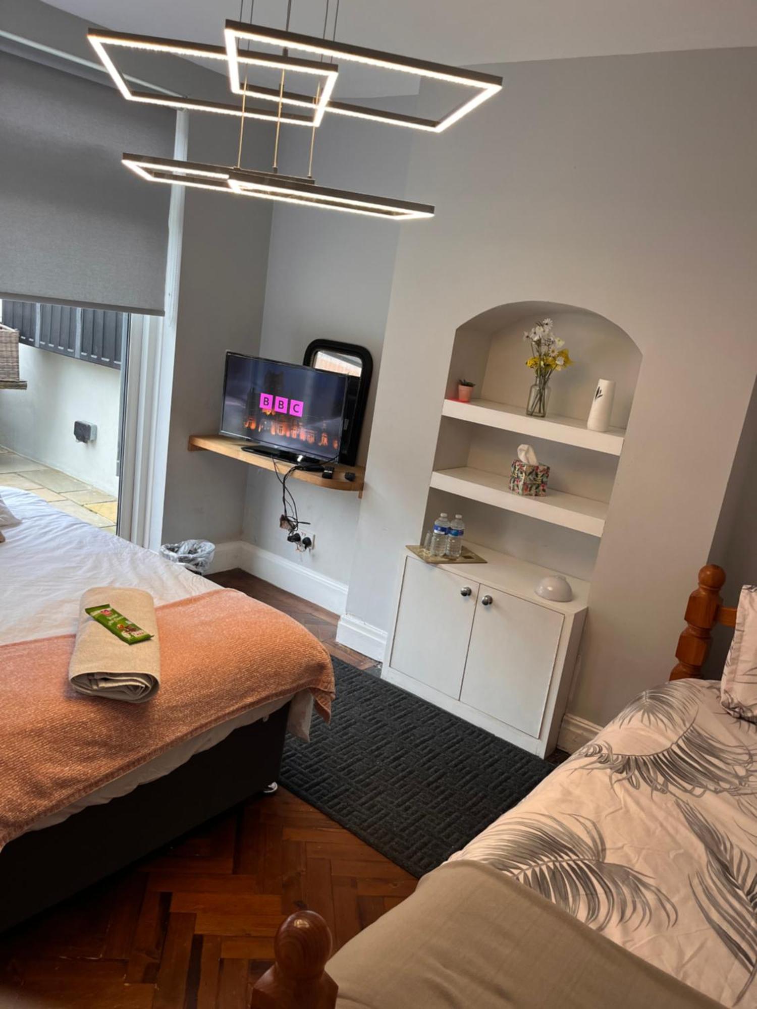 Home From Home Cosy B&B Лондон Екстериор снимка