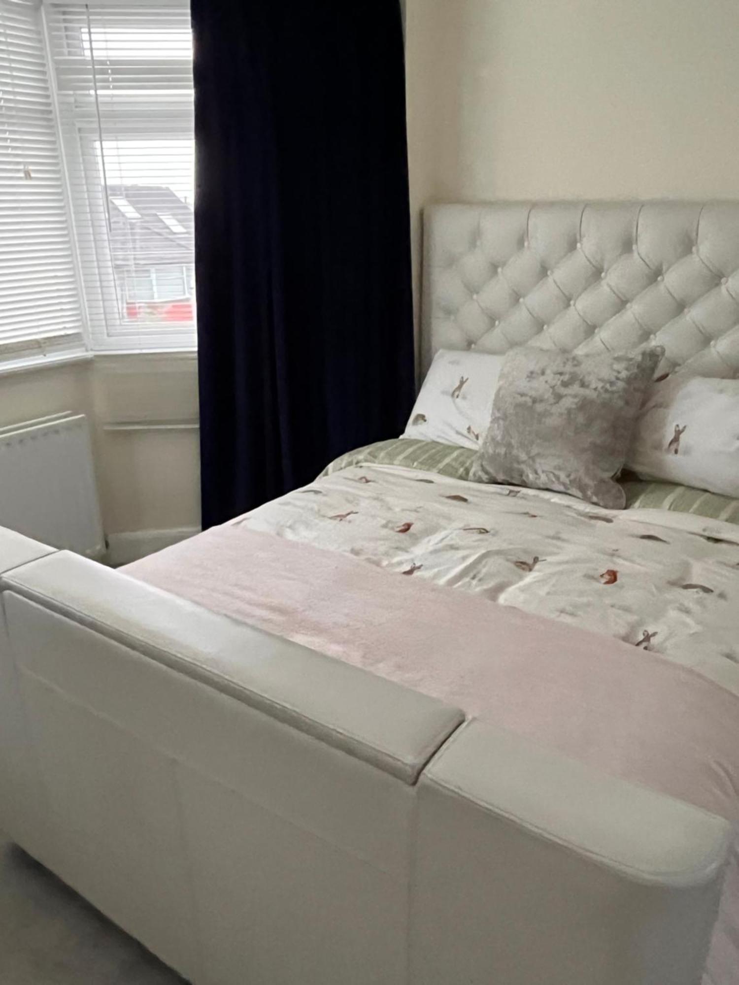 Home From Home Cosy B&B Лондон Екстериор снимка